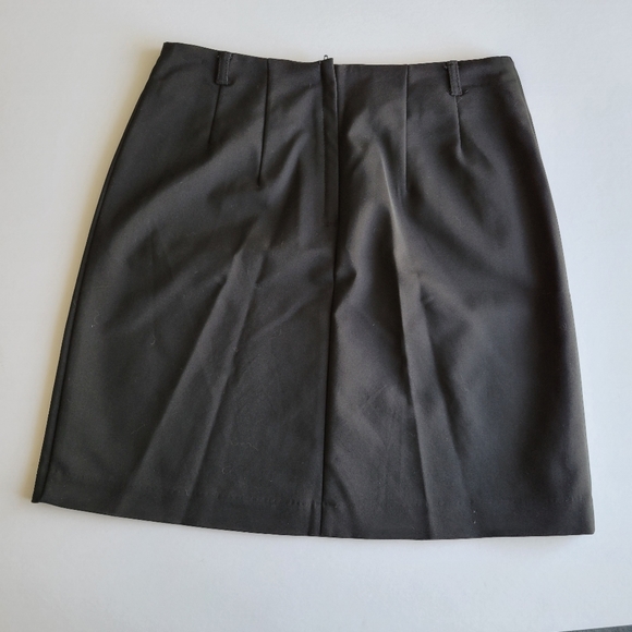 H&M Classic Black Mini Skirt - Picture 5 of 7